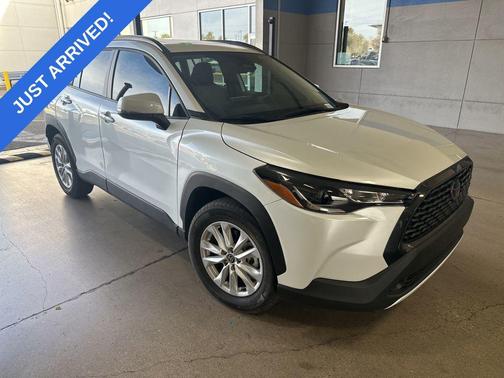 2024 Toyota Corolla Cross LE