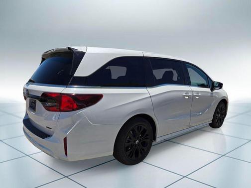 Platinum White 2026 Honda Odyssey Sport-L