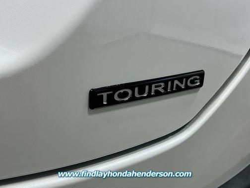 Platinum White Pearl 2026 Honda Pilot Touring 8-Passenger