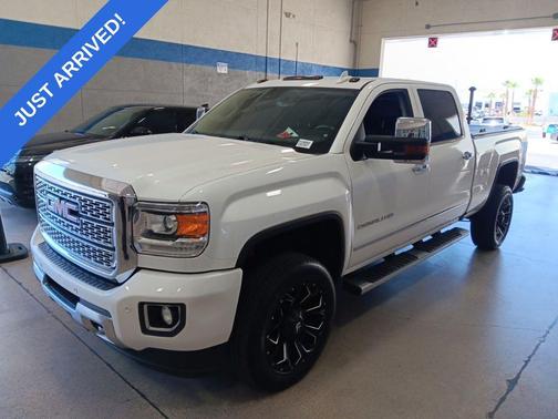 White Frost Tricoat 2018 GMC Sierra 2500 Denali