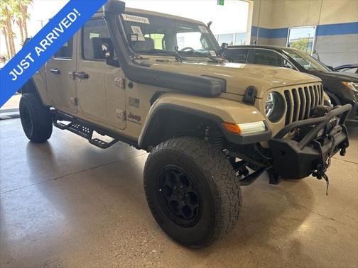 2020 Jeep Gladiator Overland