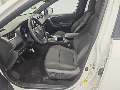 2025 Toyota RAV4 Hybrid SE