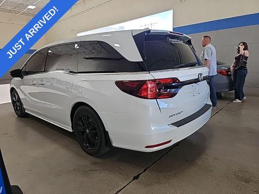 Platinum White Pearl 2023 Honda Odyssey Sport