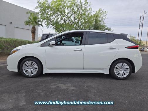Glacier White 2022 Nissan Leaf S 40 kWh