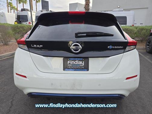 Glacier White 2022 Nissan Leaf S 40 kWh