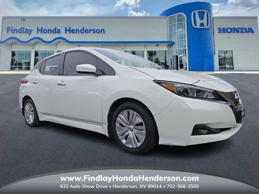 Glacier White 2022 Nissan Leaf S 40 kWh