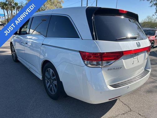 White Diamond Pearl 2016 Honda Odyssey Touring