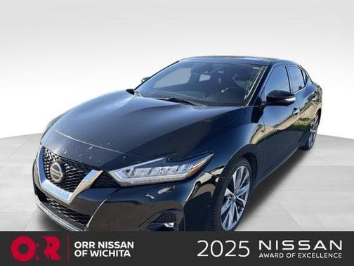 Black 2021 Nissan Maxima Platinum