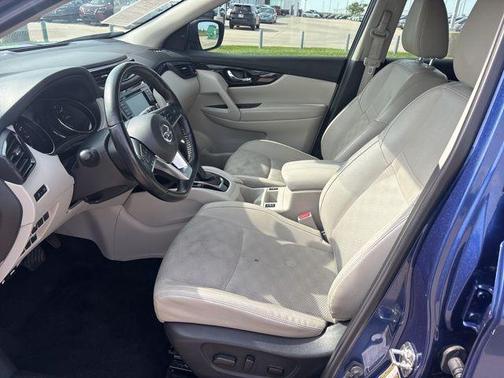 2022 Nissan Rogue Sport SV
