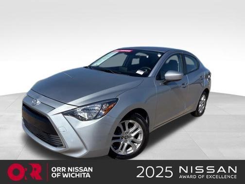 Chromium 2018 Toyota Yaris iA Base