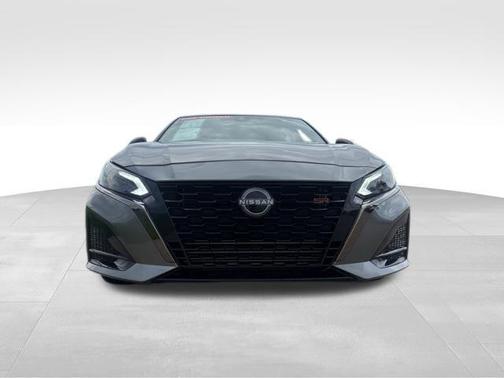 Gun Metallic 2023 Nissan Altima 2.0 SR