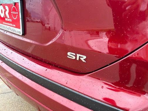 2tredblkroof 2024 Nissan Kicks SR