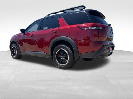 2t Red Blk Roof 2025 Nissan Pathfinder Rock Creek
