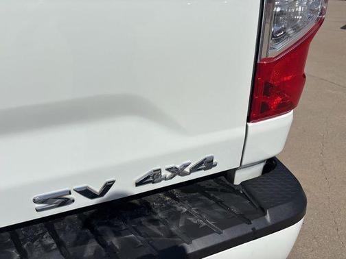 2024 Nissan Titan SV
