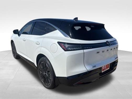 White / Black 2026 Nissan Murano Platinum
