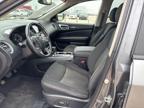 2020 Nissan Pathfinder SV