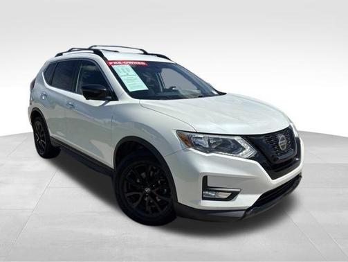 White 2018 Nissan Rogue SV