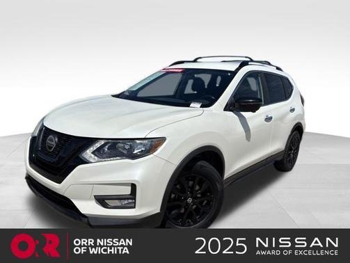 White 2018 Nissan Rogue SV