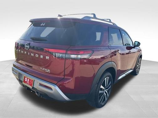 2023 Nissan Pathfinder Platinum