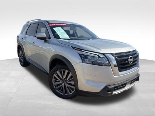 2024 Nissan Pathfinder SL