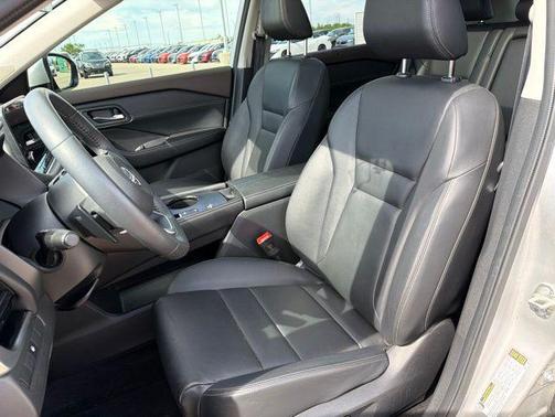 Brilliant Silver Metallic 2023 Nissan Rogue SL