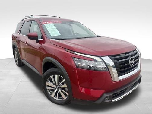 2023 Nissan Pathfinder SL