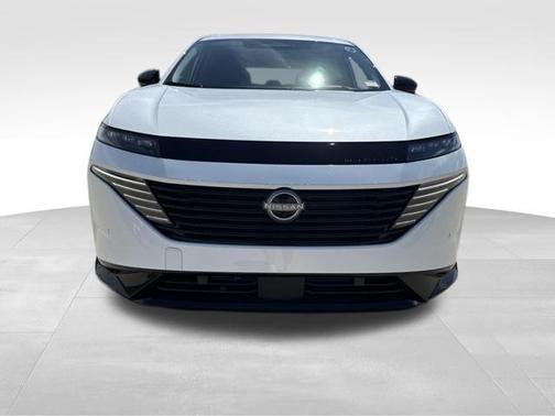 Everest White P 2026 Nissan Murano Platinum
