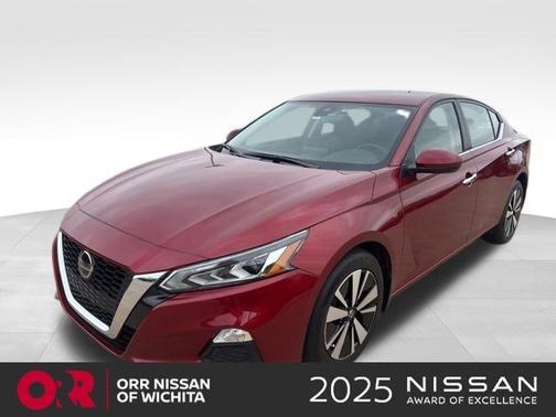 Scarlet Ember 2022 Nissan Altima 2.5 SV
