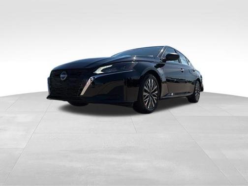 Super Black Clearcoat 2025 Nissan Altima SV