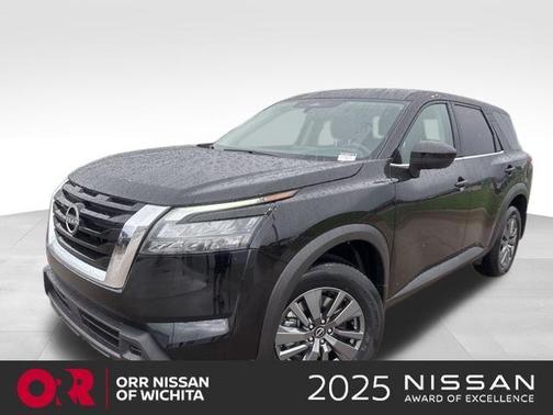 2025 Nissan Pathfinder S