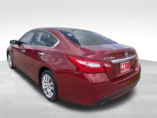 Cayenne Red 2016 Nissan Altima 2.5 S