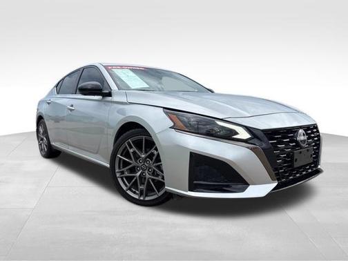Brilliant Silver Metallic 2023 Nissan Altima 2.0 SR