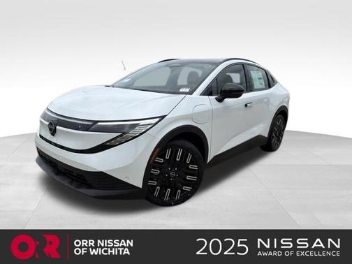 Everest White P 2026 Nissan Leaf PLATINUM+