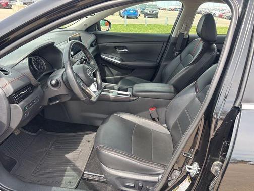 Black 2024 Nissan Sentra SR