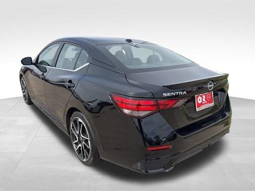 Black 2024 Nissan Sentra SR