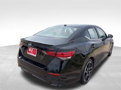 Black 2024 Nissan Sentra SR