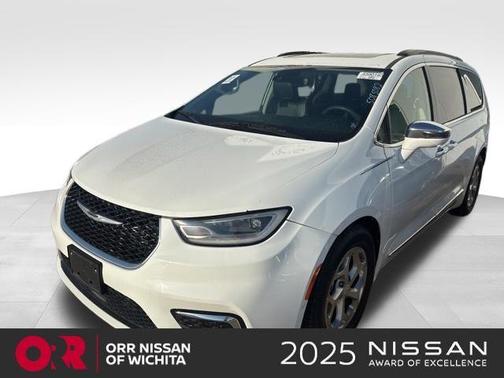 Bright White Clearcoat 2022 Chrysler Pacifica Limited
