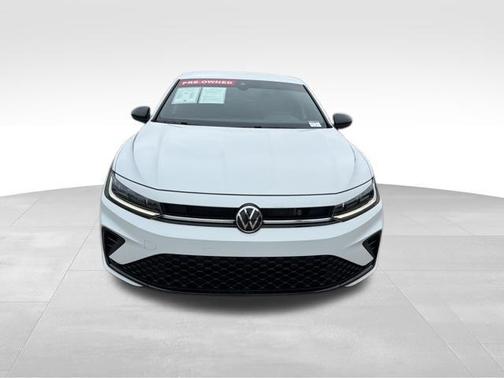 Pure White 2025 Volkswagen Jetta 1.5T Sport