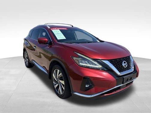 Red 2019 Nissan Murano SL