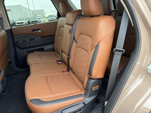 2024 Nissan Pathfinder Platinum