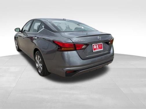 Gun Metallic 2025 Nissan Altima S
