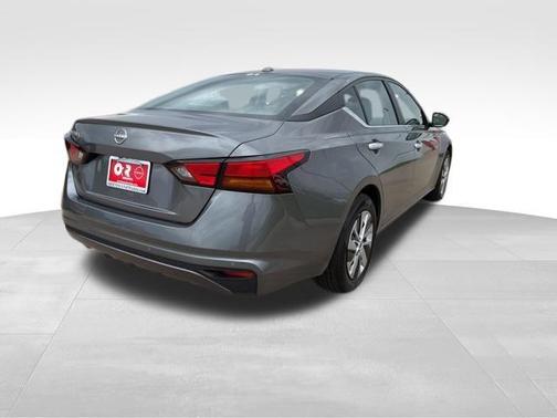 Gun Metallic 2025 Nissan Altima S