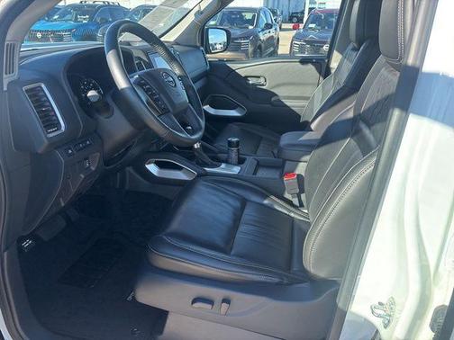 2024 Nissan Frontier SL