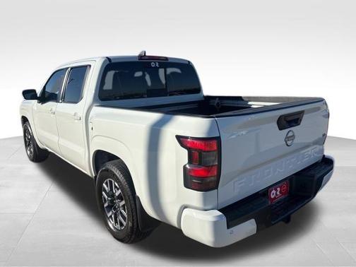 2024 Nissan Frontier SL