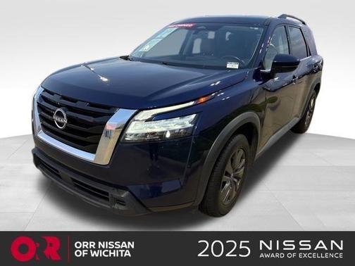 2022 Nissan Pathfinder SV