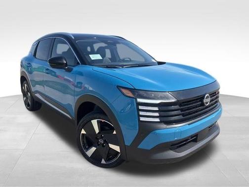 2t Ice Blk Roof 2026 Nissan Kicks SR