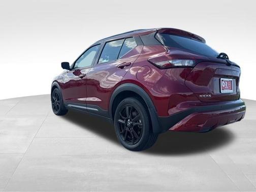 Scarlet Ember 2023 Nissan Kicks SR