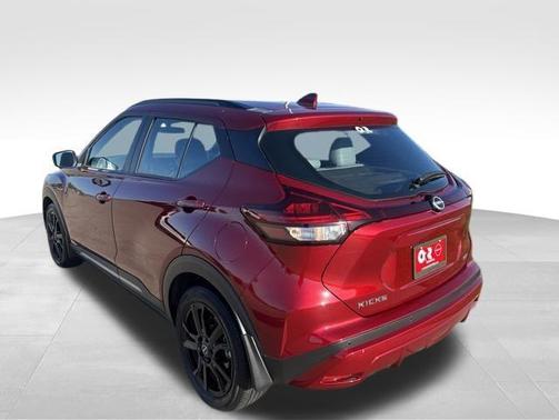 Scarlet Ember 2023 Nissan Kicks SR