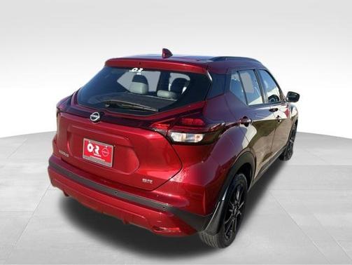 Scarlet Ember 2023 Nissan Kicks SR