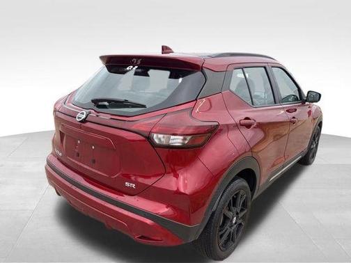 2021 Nissan Kicks SR